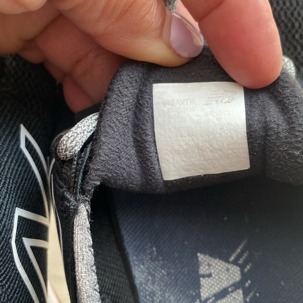 New Balance sneakers - Picture 10 of 11